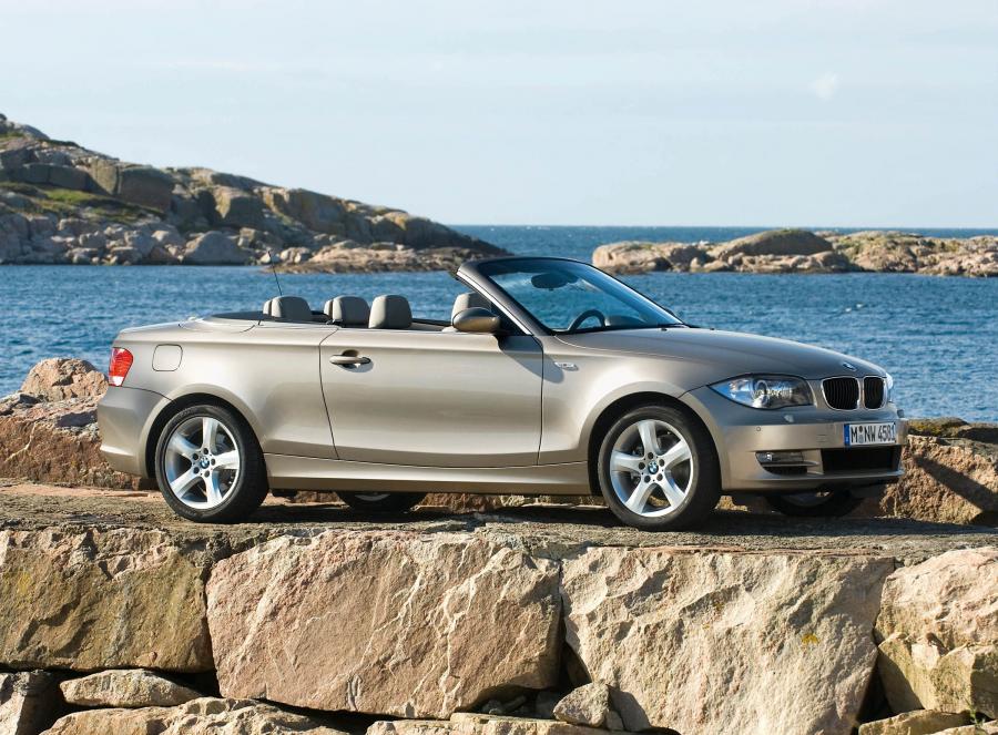  BMW 1-Series Convertible 2011 года  (фото 21 из 69)